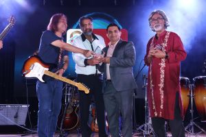 কালজয়ী গানে দর্শকদের মাতিয়ে তোলেন সোলস উত্তর আমেরিকা অফিস