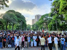ছাত্র বি ক্ষো ভে উত্তাল দেশ; র ক্তা ক্ত রাজপথ ঢাকা অচল, স্থবির রেলপথ, সড়কপথ ঢাকা-চট্টগ্রাম ও রংপুরে নি হ ত ৬