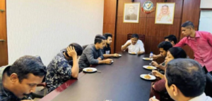 'ধরে খাবার টেবিলে বসিয়ে দেন, জাতিকে নিয়ে মশকরা কইরেন না': হাইকোর্ট