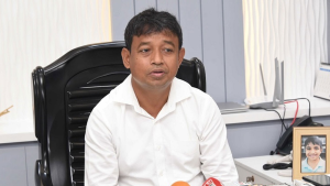 আজও অফিসে গিয়েছি : হারুন