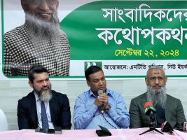 নিউইয়র্কে সাংবাদিকদের সাথে ফালুর মতবিনিময়