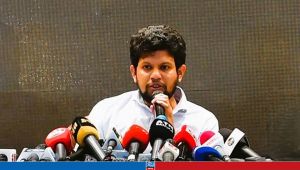 উপদেষ্টারা জনগণের প্রতিনিধিত্ব করছি