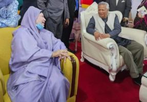 এক যুগ পর সেনাকুঞ্জে গেছেন খালেদা জিয়া, প্রধান উপদেষ্টার সঙ্গে বেগম খালেদা জিয়ার শুভেচ্ছা বিনিময়