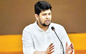 বাংলাদেশে রাজনীতিতে পাকিস্তানপন্থা বাদ দিতে হবে: উপদেষ্টা মাহফুজ