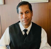 পবিত্র উমরাহ পালনের জন্য এনামুল হকের সৌদি আরব গমন