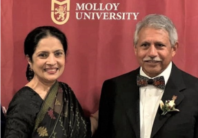 মলোয় (Molloy) ইউনিভার্সিটি সৈয়দ জাকিকে লাইফটাইম অ্যাচিভমেন্ট অ্যাওয়ার্ড প্রদান করেছে