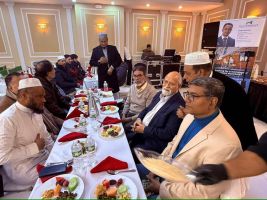 নিউইয়র্কে ইফতার মাহফিলে ড. এ কে এম আব্দুল মোমেনের উপস্থিতি ঘিরে আলোচনার ঝড়