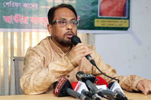 খাদের কিনারায় এসে দাঁড়িয়েছে। যে কোনো সময় পতন হতে পারে। বাংলাদেশ ধ্বংস হয়ে যেতে পারে - জি এম কাদের