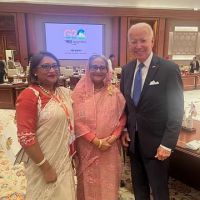 জো বাইডেনের সেলফিতে একই ফ্রেমে প্রধানমন্ত্রী শেখ হাসিনা ও তাঁর কন্যা