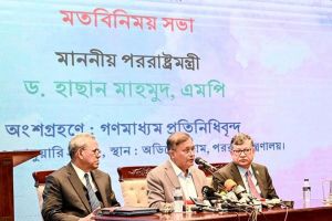 নানা দেশের নানা মতের সবাইকে নিয়ে একসাথে কাজ, নির্বাচন নিয়ে চাপ নেই : পররাষ্ট্রমন্ত্রী
