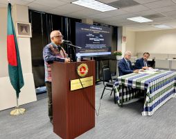'স্বাধীনতার পঞ্চাশ বছর: স্বাস্থ্যখাতের বিকাশ’ বইয়ের উপর ফ্লোরিডায় আলোচনা অনুষ্ঠান